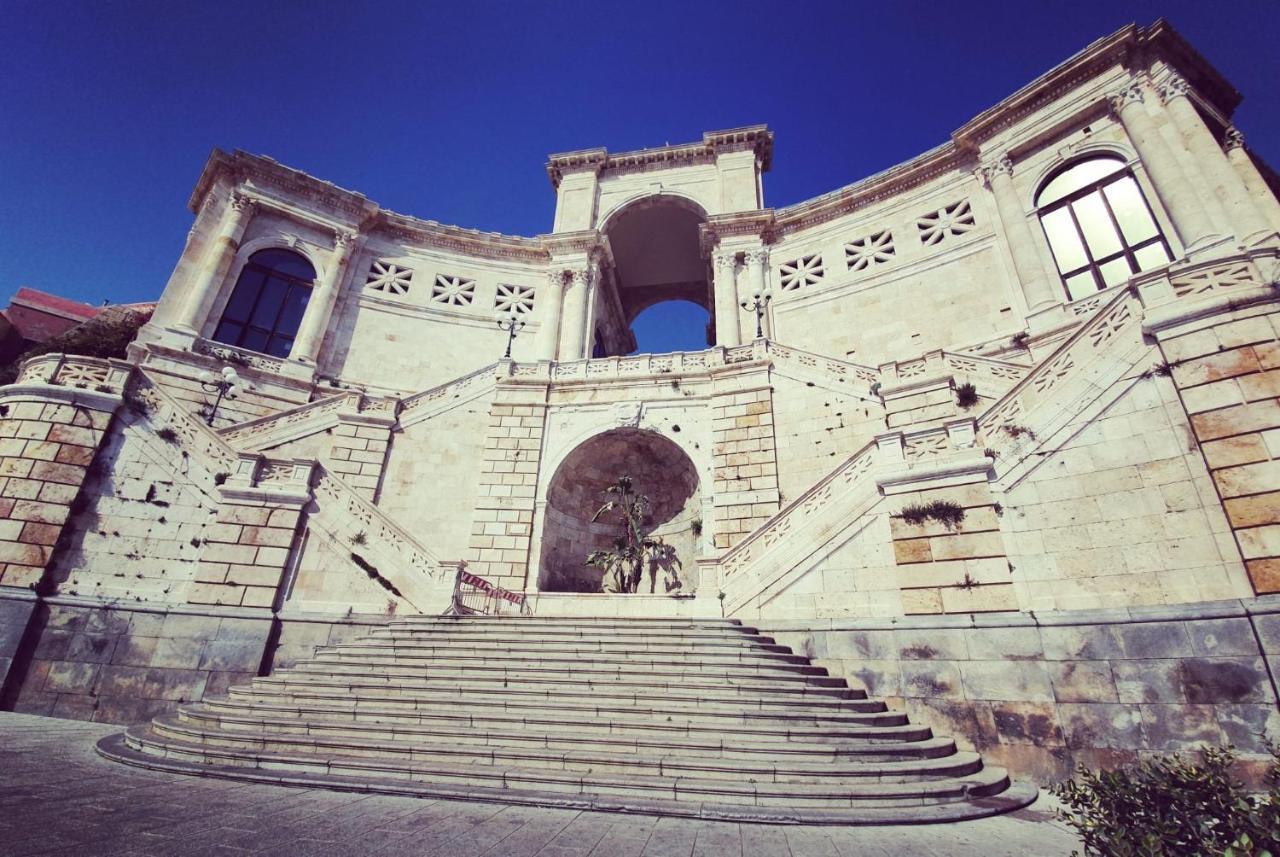 Apartment Vsg25 Nel Centro Di Cagliari Exterior foto